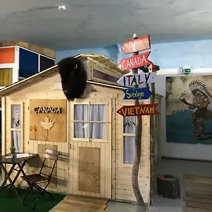 Hostal Hafentraum Indoorcampinghostel, Brema